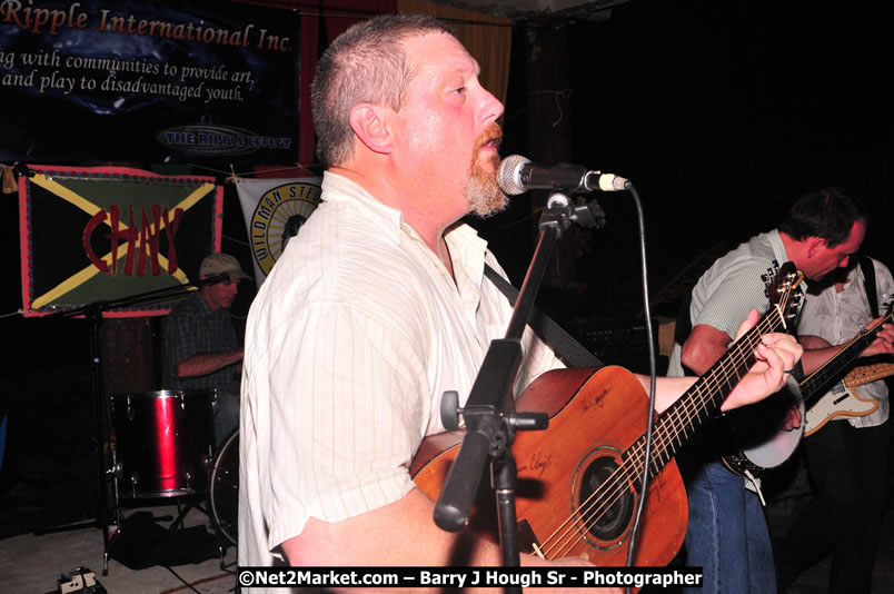 Chinese New Year @ The Sunset Show at Negril Escape - Tuesday, January 27, 2009 - Live Reggae Music at Negril Escape - Tuesday Nights 6:00PM to 10:00 PM - Photographs by Net2Market.com - Barry J. Hough Sr, Photographer/Photojournalist - Negril Travel Guide, Negril Jamaica WI - http://www.negriltravelguide.com - info@negriltravelguide.com...!