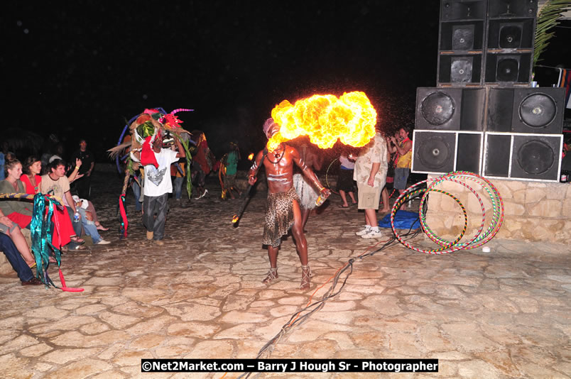 Chinese New Year @ The Sunset Show at Negril Escape - Tuesday, January 27, 2009 - Live Reggae Music at Negril Escape - Tuesday Nights 6:00PM to 10:00 PM - Photographs by Net2Market.com - Barry J. Hough Sr, Photographer/Photojournalist - Negril Travel Guide, Negril Jamaica WI - http://www.negriltravelguide.com - info@negriltravelguide.com...!