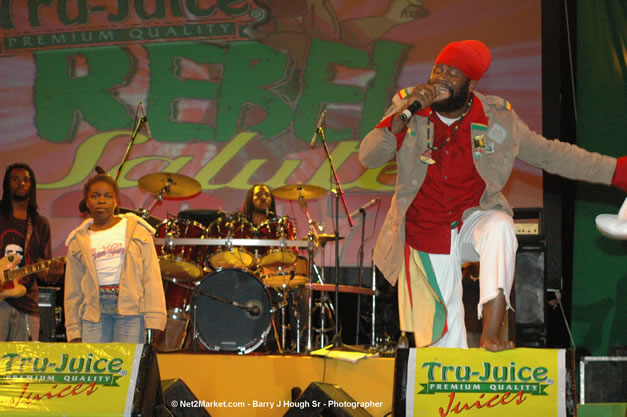 Fanton Mojah @ Tru-Juice Rebel Salute 2007 - Saturday, January 13, 2007, Port Kaiser Sports Club, St. Elizabeth - Negril Travel Guide, Negril Jamaica WI - http://www.negriltravelguide.com - info@negriltravelguide.com...!