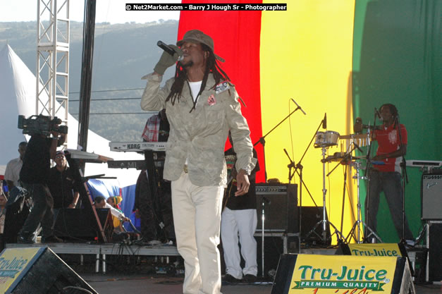 Jah Cure at Tru-Juice Rebel Salute 2008 - The 15th staging of Tru-Juice Rebel Salute, Saturday, January 12, 2008, Port Kaiser Sports Club, St. Elizabeth, Jamaica W.I. - Photographs by Net2Market.com - Barry J. Hough Sr, Photographer - Negril Travel Guide, Negril Jamaica WI - http://www.negriltravelguide.com - info@negriltravelguide.com...!