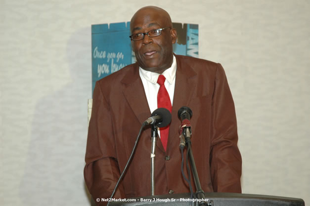 Red Cap Porters Awards - Minister of Tourism, Hon. Edmund Bartlett - Director of Tourism, Basil Smith - Friday, December 14, 2007 - Holiday Inn Sunspree, Montego Bay, Jamaica W.I. - Photographs by Net2Market.com - Barry J. Hough Sr, Photographer - Negril Travel Guide, Negril Jamaica WI - http://www.negriltravelguide.com - info@negriltravelguide.com...!