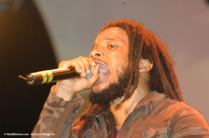 Damian "Junior Gong" Marley & Stephen Marley - Red Stripe Reggae Sumfest 2005 - International Night #2 - July 23th, 2005 - Negril Travel Guide, Negril Jamaica WI - http://www.negriltravelguide.com - info@negriltravelguide.com...!