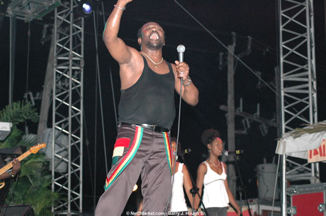 Toots and The Maytails - Red Stripe Reggae Sumfest 2005 - International Night #2 - July 23th, 2005 - Negril Travel Guide, Negril Jamaica WI - http://www.negriltravelguide.com - info@negriltravelguide.com...!