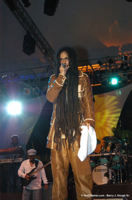 Damian "Junior Gong" Marley & Stephen Marley - Red Stripe Reggae Sumfest 2005 - International Night #2 - July 23th, 2005 - Negril Travel Guide, Negril Jamaica WI - http://www.negriltravelguide.com - info@negriltravelguide.com...!