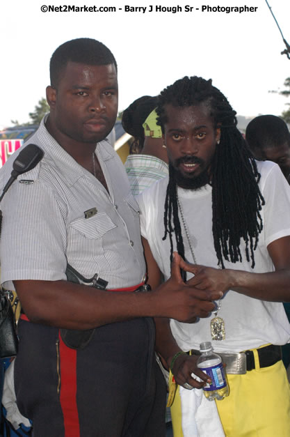 Beenie Man - Explosion - Red Stripe Reggae Sumfest 2007 - Thursday, July 19, 2007 - Red Stripe Reggae Sumfest 2007 at Catherine Hall, Montego Bay, St James, Jamaica W.I. - Negril Travel Guide, Negril Jamaica WI - http://www.negriltravelguide.com - info@negriltravelguide.com...!