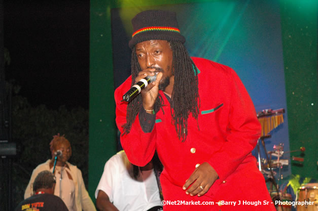 Mackie Conscious - Red Stripe Reggae Sumfest 2007 - Zenith - Saturday, July 21, 2007 - Catherine Hall, Montego Bay, St James, Jamaica W.I. - Negril Travel Guide, Negril Jamaica WI - http://www.negriltravelguide.com - info@negriltravelguide.com...!