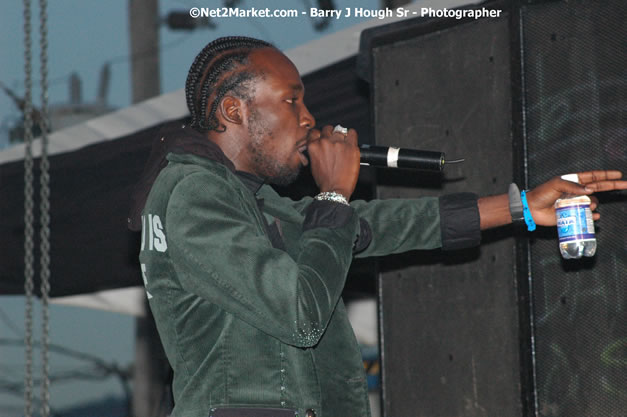 Mavado - Explosion - Red Stripe Reggae Sumfest 2007 - Thursday, July 19, 2007 - Red Stripe Reggae Sumfest 2007 at Catherine Hall, Montego Bay, St James, Jamaica W.I. - Negril Travel Guide, Negril Jamaica WI - http://www.negriltravelguide.com - info@negriltravelguide.com...!