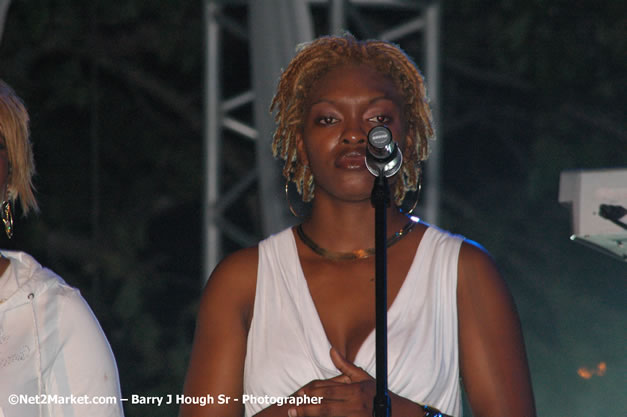 Tanya Stephens - Red Stripe Reggae Sumfest 2007 - Zenith - Saturday, July 21, 2007 - Catherine Hall, Montego Bay, St James, Jamaica W.I. - Negril Travel Guide, Negril Jamaica WI - http://www.negriltravelguide.com - info@negriltravelguide.com...!