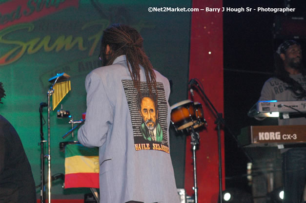 Tarrus Riley - Red Stripe Reggae Sumfest 2007 - Zenith - Saturday, July 21, 2007 - Catherine Hall, Montego Bay, St James, Jamaica W.I. - Negril Travel Guide, Negril Jamaica WI - http://www.negriltravelguide.com - info@negriltravelguide.com...!