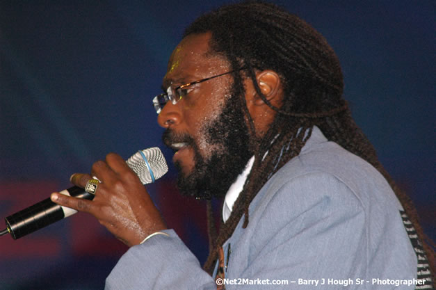 Tarrus Riley - Red Stripe Reggae Sumfest 2007 - Zenith - Saturday, July 21, 2007 - Catherine Hall, Montego Bay, St James, Jamaica W.I. - Negril Travel Guide, Negril Jamaica WI - http://www.negriltravelguide.com - info@negriltravelguide.com...!