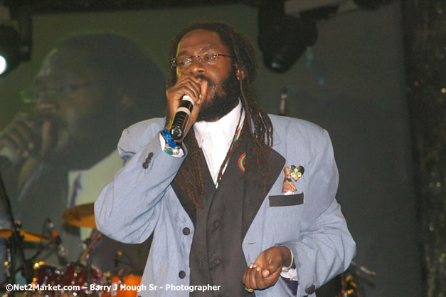 Tarrus Riley - Red Stripe Reggae Sumfest 2007 - Zenith - Saturday, July 21, 2007 - Catherine Hall, Montego Bay, St James, Jamaica W.I. - Negril Travel Guide, Negril Jamaica WI - http://www.negriltravelguide.com - info@negriltravelguide.com...!