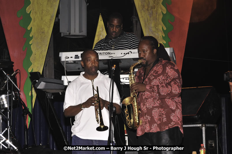 Andy Vernon @ Red Stripe Reggae Sumfest 2008 International Night 2, Catherine Hall, Montego Bay - Saturday, July 19, 2008 - Reggae Sumfest 2008 July 13 - July 19, 2008 - Photographs by Net2Market.com - Barry J. Hough Sr. Photojournalist/Photograper - Photographs taken with a Nikon D300 - Negril Travel Guide, Negril Jamaica WI - http://www.negriltravelguide.com - info@negriltravelguide.com...!