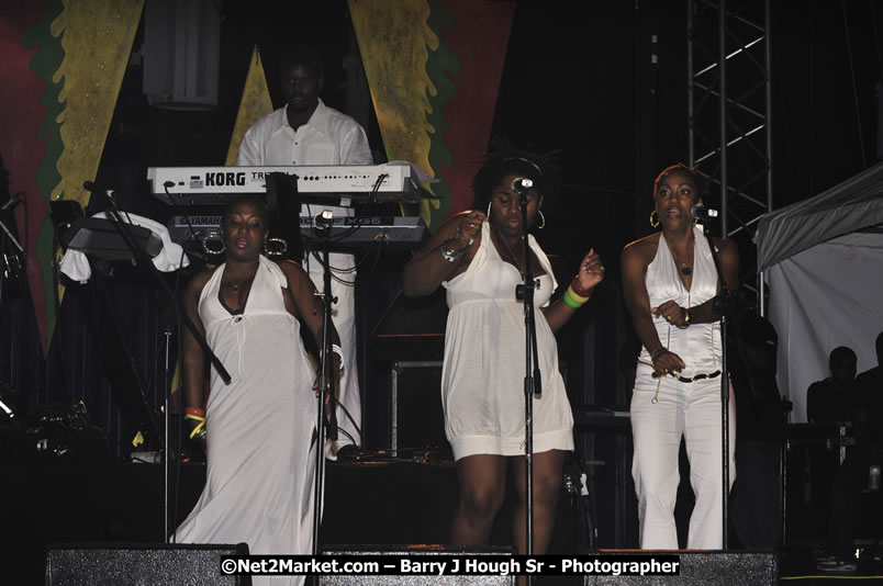 Tarrus Riley @ Red Stripe Reggae Sumfest 2008 International Night 2, Catherine Hall, Montego Bay - Saturday, July 19, 2008 - Reggae Sumfest 2008 July 13 - July 19, 2008 - Photographs by Net2Market.com - Barry J. Hough Sr. Photojournalist/Photograper - Photographs taken with a Nikon D300 - Negril Travel Guide, Negril Jamaica WI - http://www.negriltravelguide.com - info@negriltravelguide.com...!