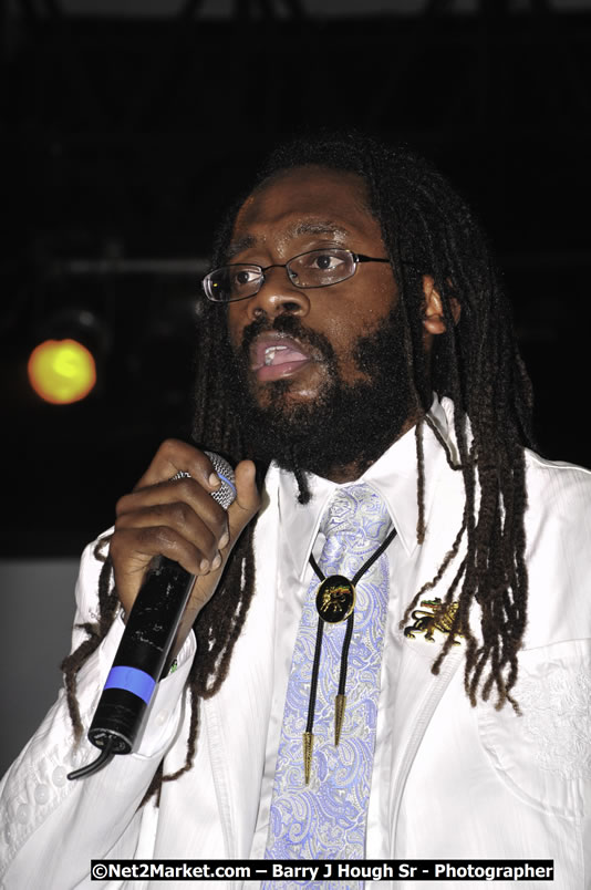 Tarrus Riley @ Red Stripe Reggae Sumfest 2008 International Night 2, Catherine Hall, Montego Bay - Saturday, July 19, 2008 - Reggae Sumfest 2008 July 13 - July 19, 2008 - Photographs by Net2Market.com - Barry J. Hough Sr. Photojournalist/Photograper - Photographs taken with a Nikon D300 - Negril Travel Guide, Negril Jamaica WI - http://www.negriltravelguide.com - info@negriltravelguide.com...!