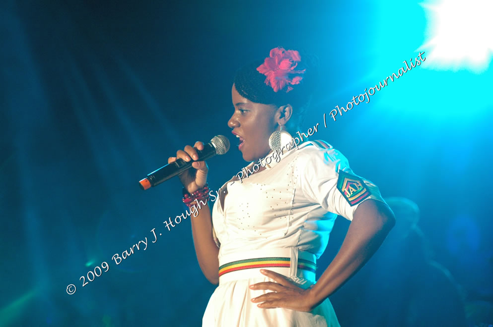 Etana @ Reggae Sumfest 2009 - International Night 2 - Reggae Sumfest 2009,Catherine Hall, Montego Bay, St. James, Jamaica W.I. - Saturday, July 25, 2009 - Reggae Sumfest 2009, July 19 - 25, 2009 - Photographs by Net2Market.com - Barry J. Hough Sr. Photojournalist/Photograper - Photographs taken with a Nikon D70, D100, or D300 - Negril Travel Guide, Negril Jamaica WI - http://www.negriltravelguide.com - info@negriltravelguide.com...!