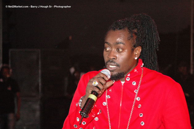 Beenie Man - Red Stripe Reggae Sumfest 2006 - Stormfront - The Blazing Dance Hall Night - Thursday, July 20, 2006 - Catherine Hall Venue - Montego Bay, Jamaica - Negril Travel Guide, Negril Jamaica WI - http://www.negriltravelguide.com - info@negriltravelguide.com...!