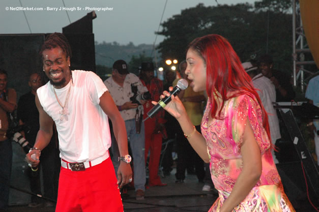 Beenie Man - Red Stripe Reggae Sumfest 2006 - Stormfront - The Blazing Dance Hall Night - Thursday, July 20, 2006 - Catherine Hall Venue - Montego Bay, Jamaica - Negril Travel Guide, Negril Jamaica WI - http://www.negriltravelguide.com - info@negriltravelguide.com...!