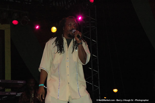 Mackie Conscious - Ignition - The Internation Fire Blazes - Friday, July 21, 2006 - Montego Bay, Jamaica - Negril Travel Guide, Negril Jamaica WI - http://www.negriltravelguide.com - info@negriltravelguide.com...!