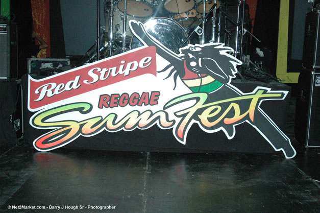 Venue - Audience at Red Stripe Reggae Sumfest 2006 - The Summit - Jamaica's Greatest, The World's Best - Saturday, July 22, 2006 - Montego Bay, Jamaica - Negril Travel Guide, Negril Jamaica WI - http://www.negriltravelguide.com - info@negriltravelguide.com...!