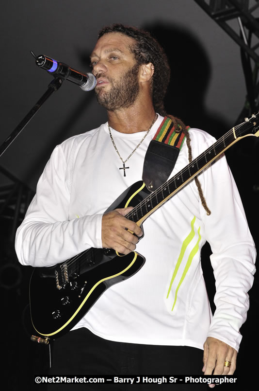 Andy Vernon @ Reggae Sumfest 2008 International Night 2, Catherine Hall, Montego Bay - Saturday, July 19, 2008 - Reggae Sumfest 2008 July 13 - July 19, 2008 - Photographs by Net2Market.com - Barry J. Hough Sr. Photojournalist/Photograper - Photographs taken with a Nikon D300 - Negril Travel Guide, Negril Jamaica WI - http://www.negriltravelguide.com - info@negriltravelguide.com...!