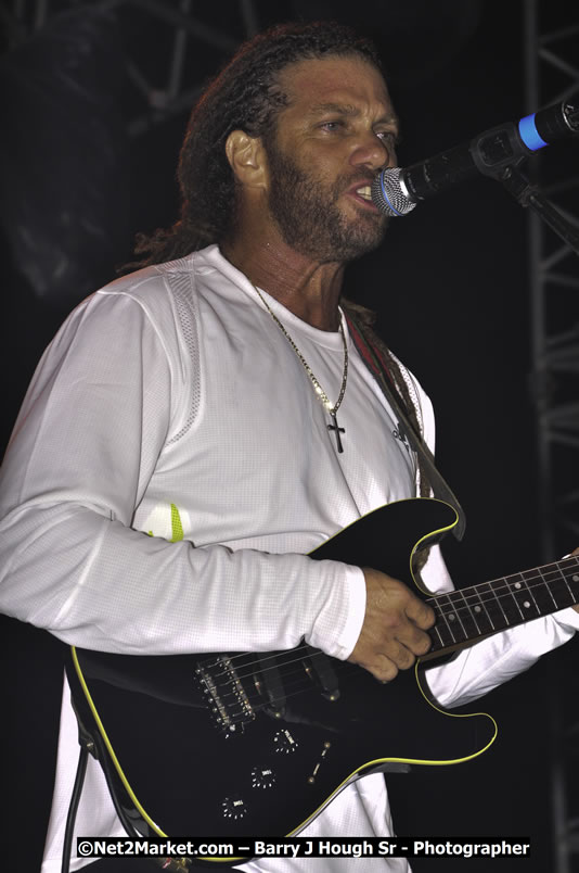 Andy Vernon @ Reggae Sumfest 2008 International Night 2, Catherine Hall, Montego Bay - Saturday, July 19, 2008 - Reggae Sumfest 2008 July 13 - July 19, 2008 - Photographs by Net2Market.com - Barry J. Hough Sr. Photojournalist/Photograper - Photographs taken with a Nikon D300 - Negril Travel Guide, Negril Jamaica WI - http://www.negriltravelguide.com - info@negriltravelguide.com...!