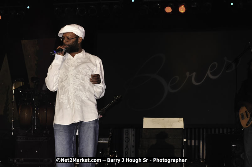 Beres Hammond @ Reggae Sumfest 2008 International Night 2, Catherine Hall, Montego Bay - Saturday, July 19, 2008 - Reggae Sumfest 2008 July 13 - July 19, 2008 - Photographs by Net2Market.com - Barry J. Hough Sr. Photojournalist/Photograper - Photographs taken with a Nikon D300 - Negril Travel Guide, Negril Jamaica WI - http://www.negriltravelguide.com - info@negriltravelguide.com...!