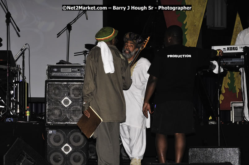 Tarrus Riley @ Reggae Sumfest 2008 International Night 2, Catherine Hall, Montego Bay - Saturday, July 19, 2008 - Reggae Sumfest 2008 July 13 - July 19, 2008 - Photographs by Net2Market.com - Barry J. Hough Sr. Photojournalist/Photograper - Photographs taken with a Nikon D300 - Negril Travel Guide, Negril Jamaica WI - http://www.negriltravelguide.com - info@negriltravelguide.com...!