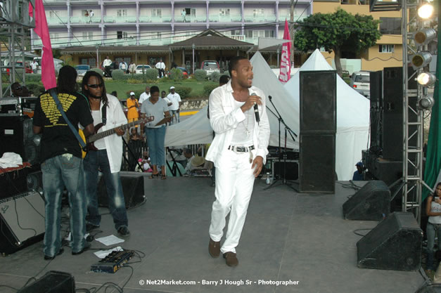 The Ministry of Toursim & The Jamaica Tourist Board present Tourism Awareness Concert in Commemoration of the Start of the 07/08 Winter Tourist Season - Guest Performers: Third World, Tessane Chin, Etana, Assassin, One Third, Christopher Martin, Gumption Band - Saturday, December 15, 2007 - Old Hospital Site, on the Hip Strip, Montego Bay, Jamaica W.I. - Photographs by Net2Market.com - Barry J. Hough Sr, Photographer - Negril Travel Guide, Negril Jamaica WI - http://www.negriltravelguide.com - info@negriltravelguide.com...!