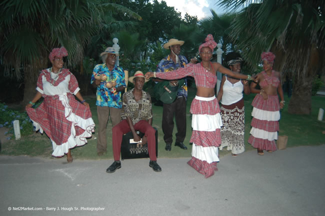 Half Moon Resort Party - Virgin Atlantic Inaugural Flight To Montego Bay, Jamaica Photos - Sir Richard Branson, President & Family, and 450 Passengers - Party Royal Pavillion at Half Moon Resort, Montego Bay, Jamaica - Monday, July 3, 2006 - Negril Travel Guide, Negril Jamaica WI - http://www.negriltravelguide.com - info@negriltravelguide.com...!