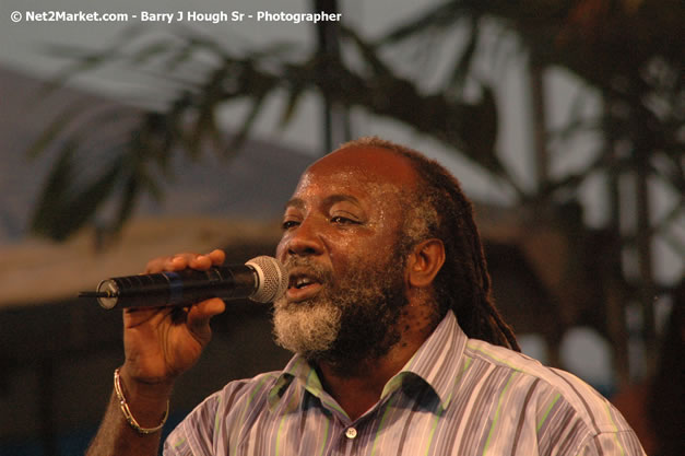 Freddie McGregor @ Western Consciousness 2007 - Presented by King of Kings Productons - Saturday, April 28, 2007 - Llandilo Cultural Centre, Savanna-La-Mar, Westmoreland, Jamaica W.I. - Negril Travel Guide, Negril Jamaica WI - http://www.negriltravelguide.com - info@negriltravelguide.com...!