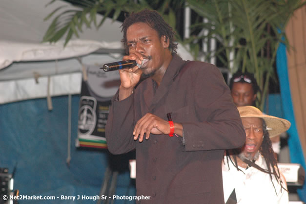 Kenyatta Hill @ Western Consciousness 2007 - Presented by King of Kings Productons - Saturday, April 28, 2007 - Llandilo Cultural Centre, Savanna-La-Mar, Westmoreland, Jamaica W.I. - Negril Travel Guide, Negril Jamaica WI - http://www.negriltravelguide.com - info@negriltravelguide.com...!