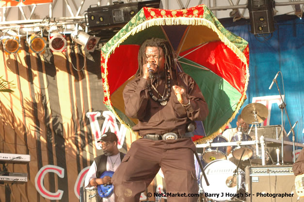 Luciano @ Western Consciousness 2007 - Presented by King of Kings Productons - Saturday, April 28, 2007 - Llandilo Cultural Centre, Savanna-La-Mar, Westmoreland, Jamaica W.I. - Negril Travel Guide, Negril Jamaica WI - http://www.negriltravelguide.com - info@negriltravelguide.com...!