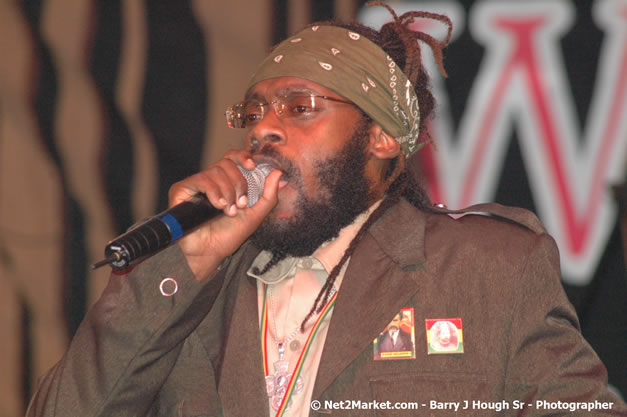 Tarrus Riley @ Western Consciousness 2007 - Presented by King of Kings Productons - Saturday, April 28, 2007 - Llandilo Cultural Centre, Savanna-La-Mar, Westmoreland, Jamaica W.I. - Negril Travel Guide, Negril Jamaica WI - http://www.negriltravelguide.com - info@negriltravelguide.com...!