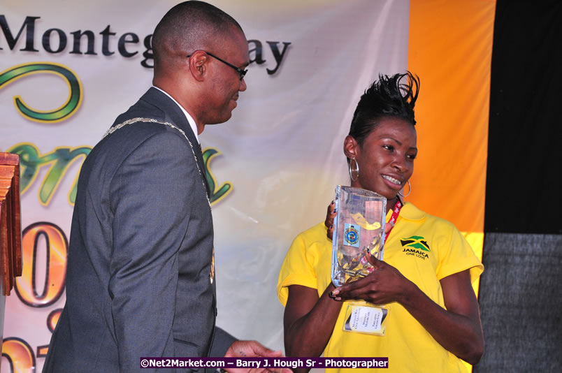 The City of Montego Bay Welcomes Our 2008 Olympians - Western Motorcade - Civic Ceremony - A Salute To Our Beijing Heros - Sam Sharpe Square, Montego Bay, Jamaica - Tuesday, October 7, 2008 - Photographs by Net2Market.com - Barry J. Hough Sr. Photojournalist/Photograper - Photographs taken with a Nikon D300 - Negril Travel Guide, Negril Jamaica WI - http://www.negriltravelguide.com - info@negriltravelguide.com...!