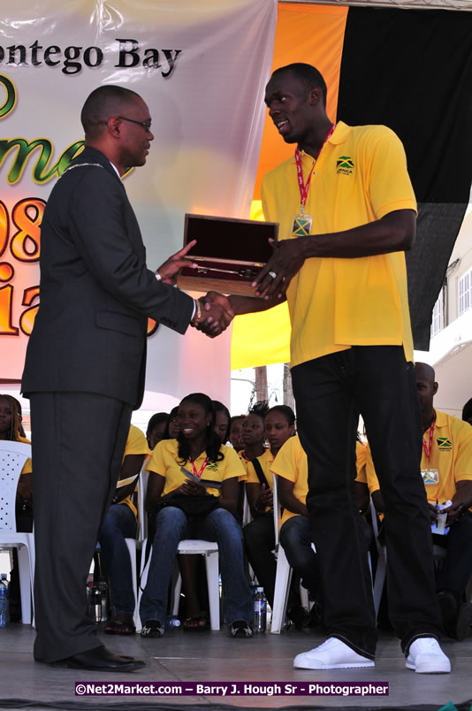 The City of Montego Bay Welcomes Our 2008 Olympians - Western Motorcade - Civic Ceremony - A Salute To Our Beijing Heros - Sam Sharpe Square, Montego Bay, Jamaica - Tuesday, October 7, 2008 - Photographs by Net2Market.com - Barry J. Hough Sr. Photojournalist/Photograper - Photographs taken with a Nikon D300 - Negril Travel Guide, Negril Jamaica WI - http://www.negriltravelguide.com - info@negriltravelguide.com...!